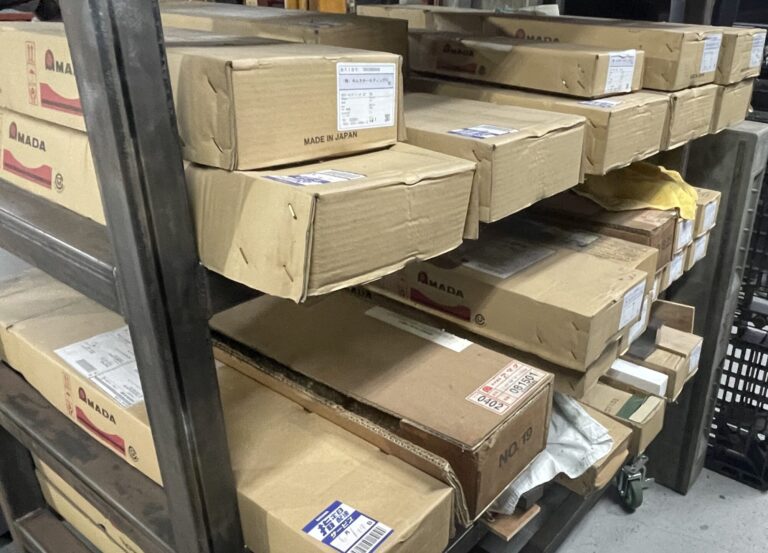 AMADA金型ストック棚