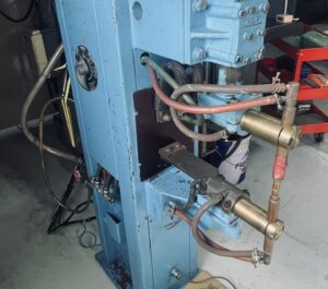 スポット溶接機